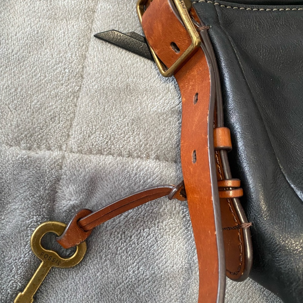 FOSSIl leather crossbody - Picture 3 of 6